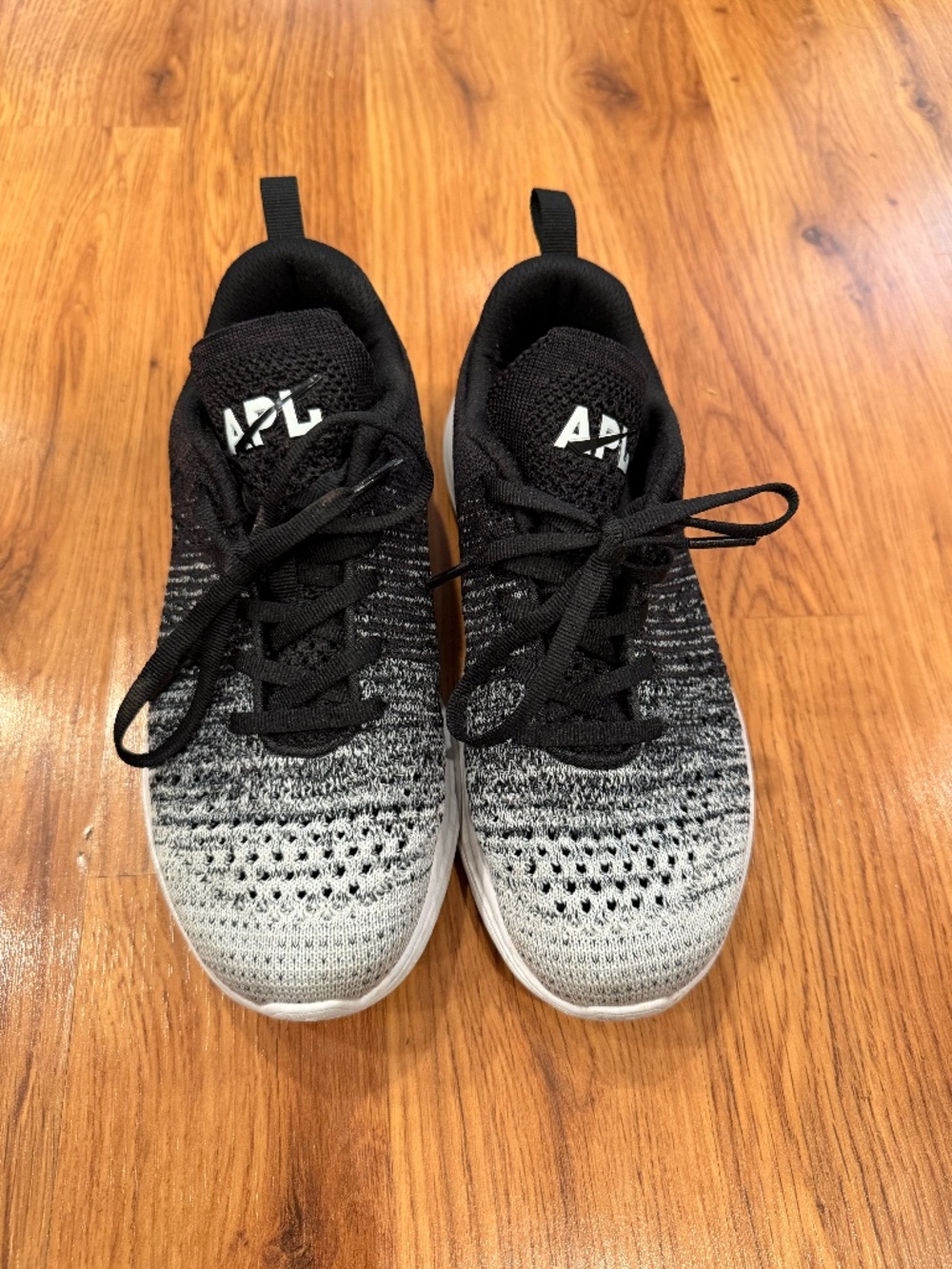 APL | TechLoom Pro Ombré Sneakers | Black-Gray